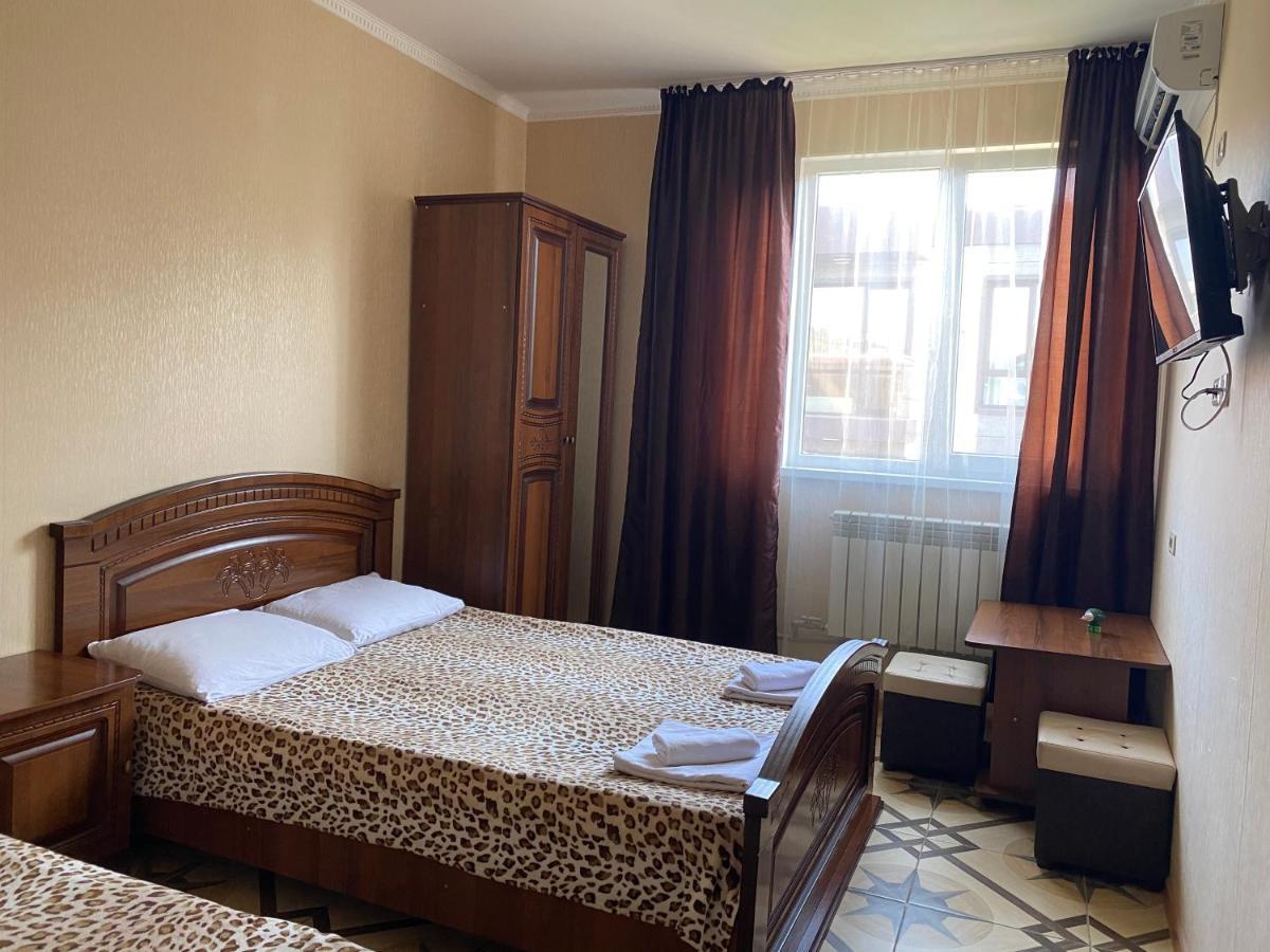 Guest House Dvin Adler Bagian luar foto